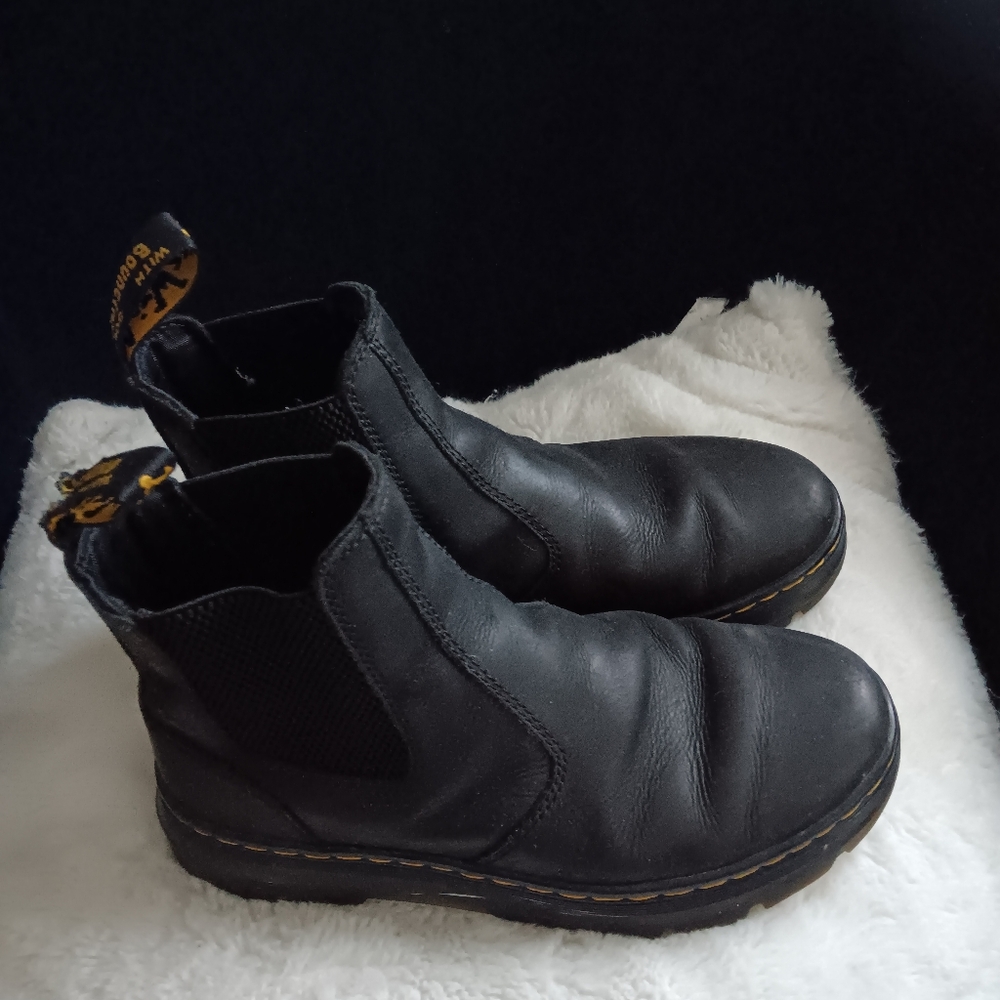 Womens size 7.5 - Dr. Martens Black Chelsea Boots
